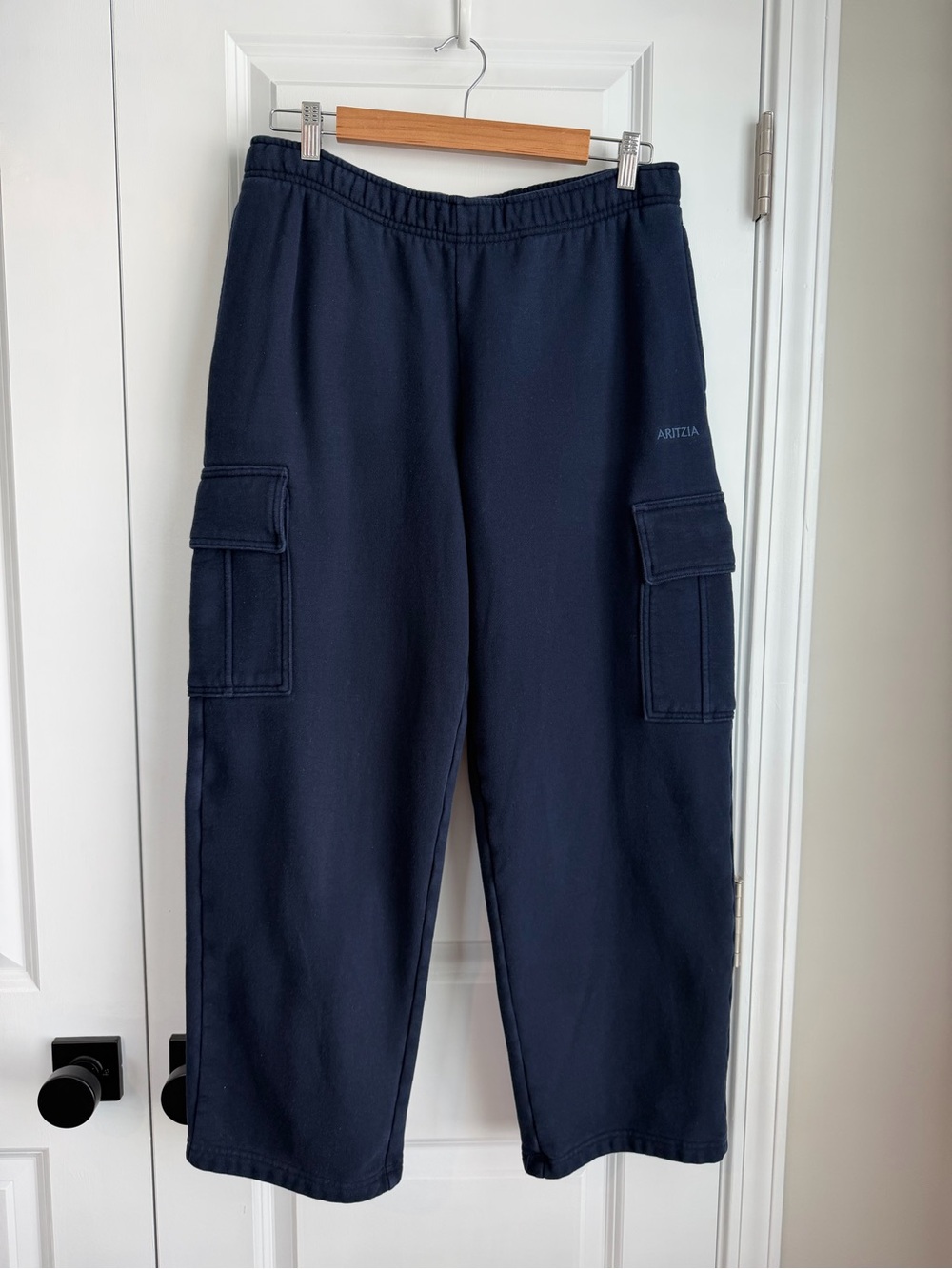 Aritzia Women’s Cozy Sweatfleece Mega Cargo Sweatpant Admiral Blue Size Large